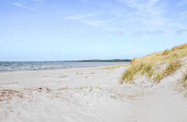 Awesome home in Højby with kitchen