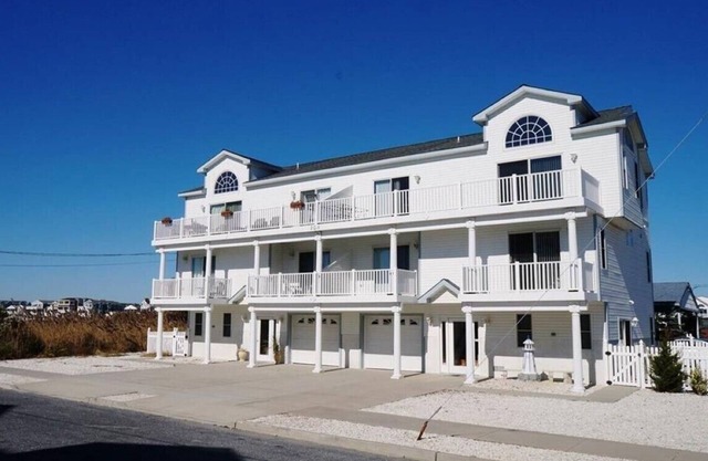 AWESOME VIEWS! Centrally Located in the Heart of Sea Isle!