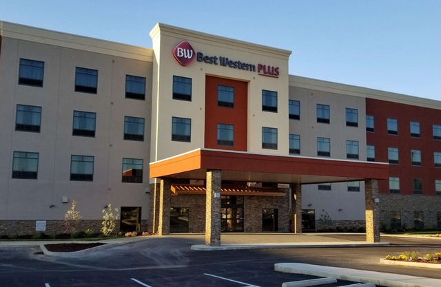 B/W Plus Elizabethtown Inn & Suites