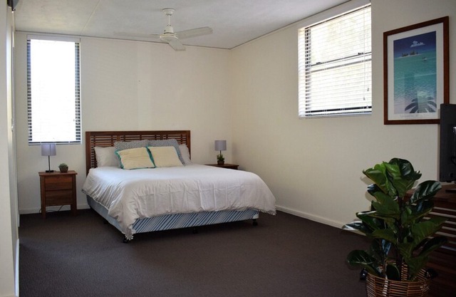 Baden 43 - Rainbow Shores