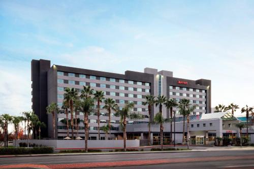 Bakersfield Marriott At The Convention 