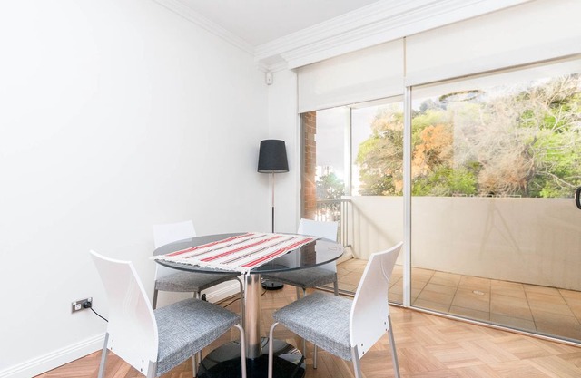 Balmain 2 bedroom - Comfortable and Convenient