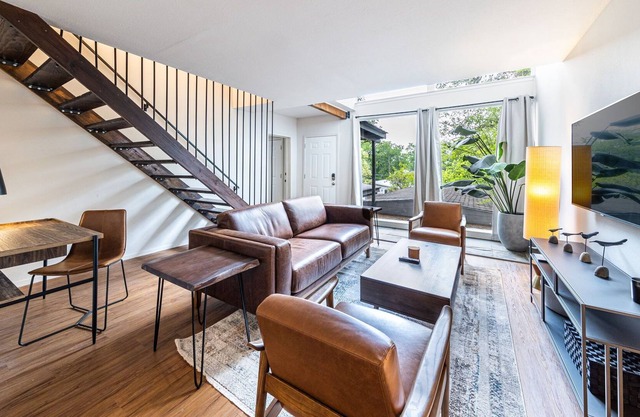 Bamboo Oasis Unit A | 15 Mins to Downtown Austin