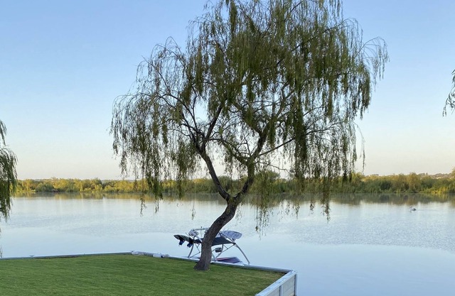 Barefoot Waters Summa 