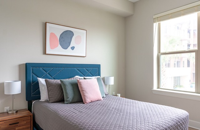 Barsala at Montrose | Buffalo Bayou Park 2 Bedroom Apartment