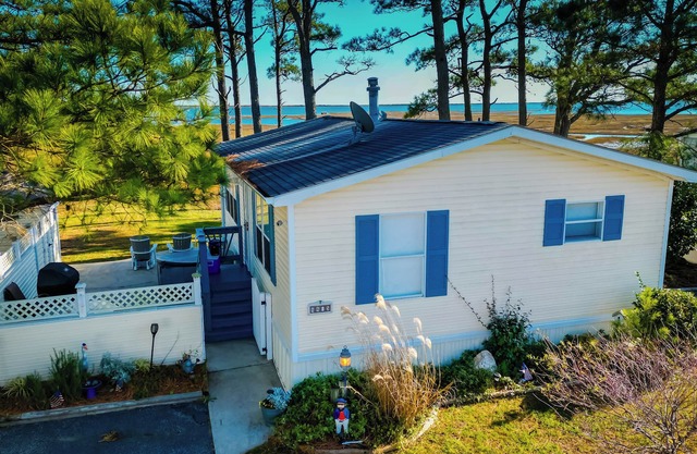 Bay Front Single Home - Assateague Pointe - In season weekly rental at 1,925