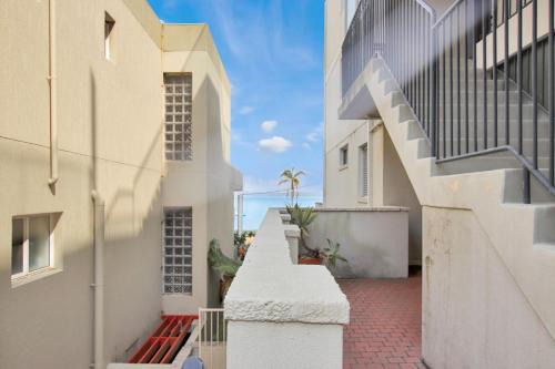 Bayview Towers Victoria Parade 