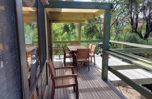 Beach & Bush Haven Su