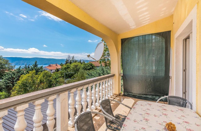 Beach front apartment in Pinezici