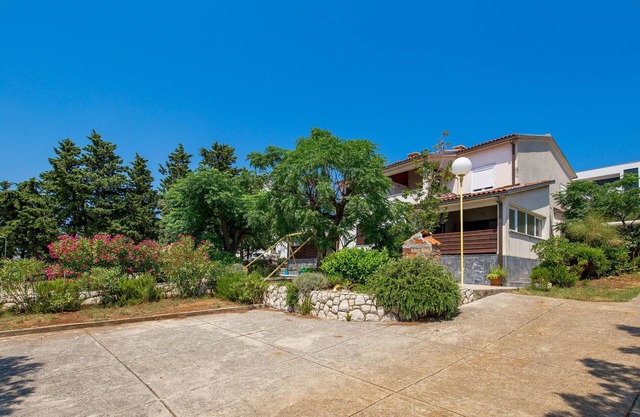 Beach front home in Barbat na Rabu