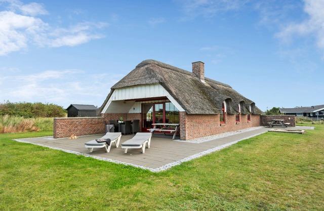 Beach front home in Ringkøbing with sauna