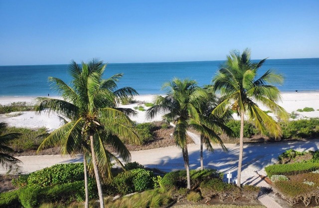 Beachfront Condo 2Bed/2Bath With Pool and Private Balcony-Nice Escape