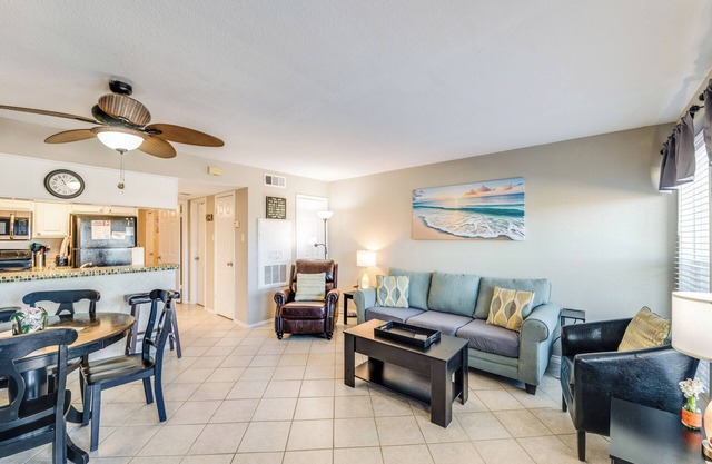 Beachside Comfort Awaits—Dog-Friendly Stay With Patio, Pool, And Hot Tub