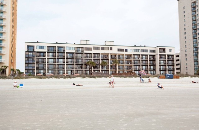 Beautiful 1 bedroom unit at resort, sleeps 4