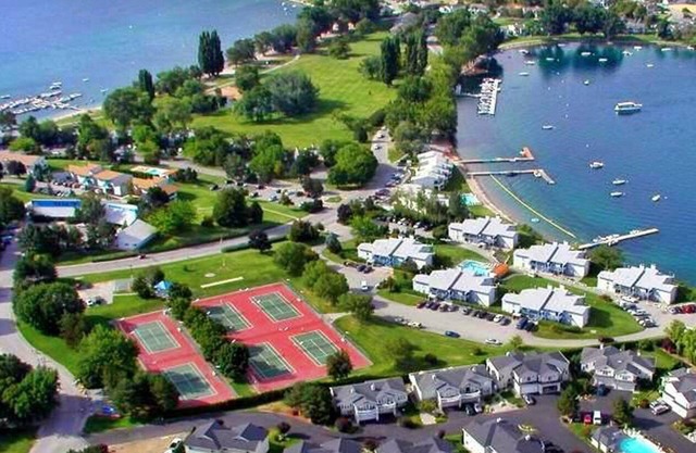 Beautiful 2 bedroom unit at resort, sleeps 6