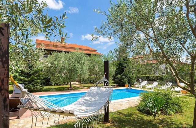Beautiful and spacious popular villa with private pool near Porec, pets allowed