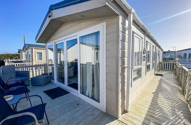 Caravan At Seaview Holiday Park Kent 