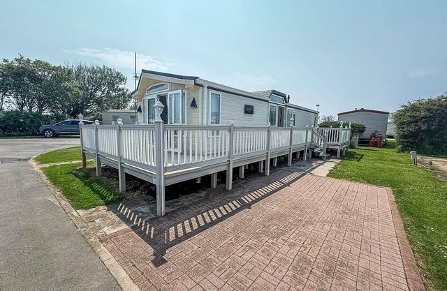Berth Caravan At Skipsea Sands Holiday Park Ref 