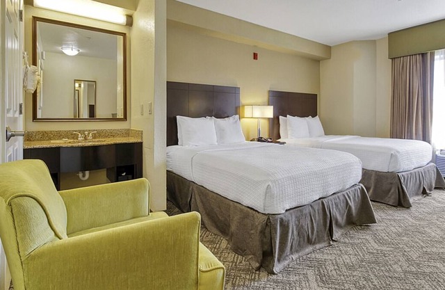 Beautiful Destination! 4 Convenient Spaces, Near SeaWorld Orlando, Free Parking