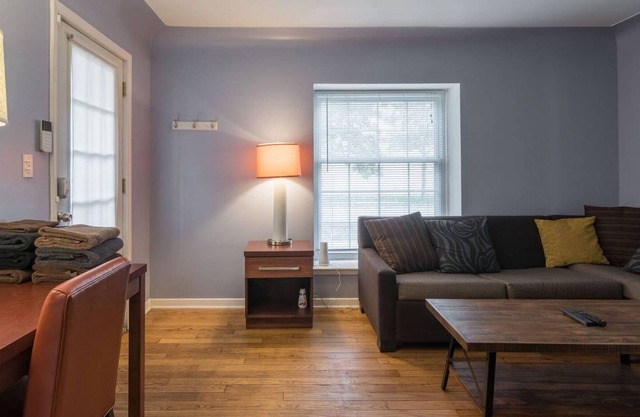 Downtown Oak Townhouse 