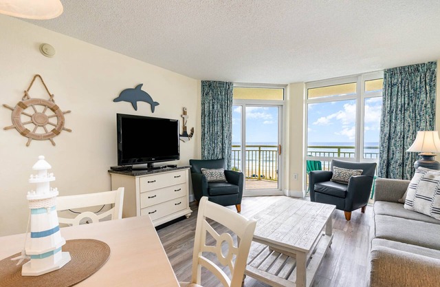 Beautiful East Coast Sunrises W/Amenities Galore!