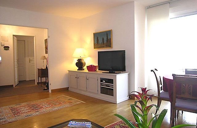 Beautiful apartment, 65 m2, comfortable, furnished, at the entrance of Paris