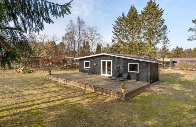 Beautiful home in Ebeltoft with kitchen