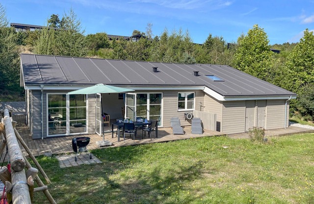 Beautiful home in Ebeltoft with sauna