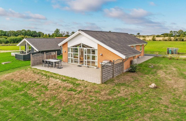 Beautiful home in Faaborg with sauna