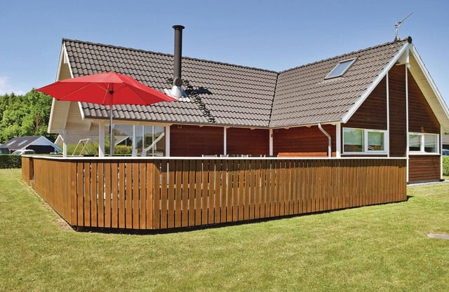Beautiful home in Juelsminde with sauna