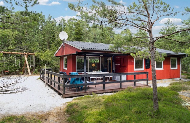 Beautiful home in Nexø with WiFi