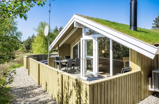 Beautiful home in Rømø with kitchen