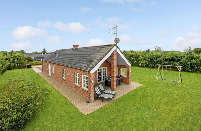 Beautiful home in Tarm with WiFi