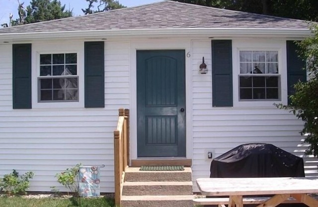 Beautiful Pine Point Cottage!