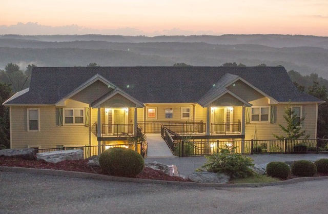 Beautiful studio unit at resort, sleeps 2