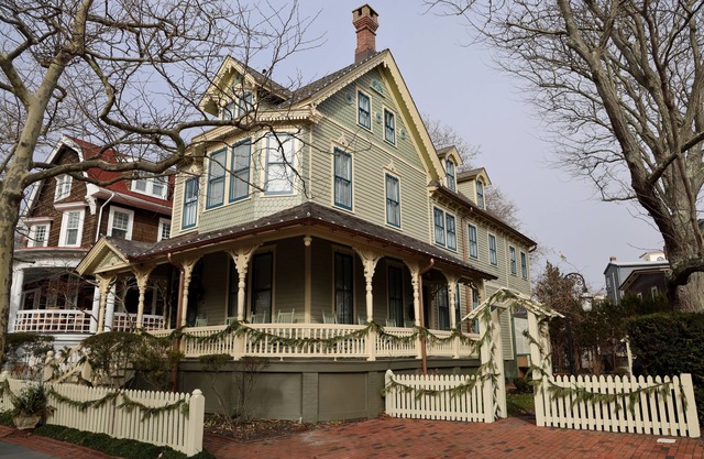 Beautifully Renovated in Heart of Cape May - 1 Block to Beach; 1 Block to Mall