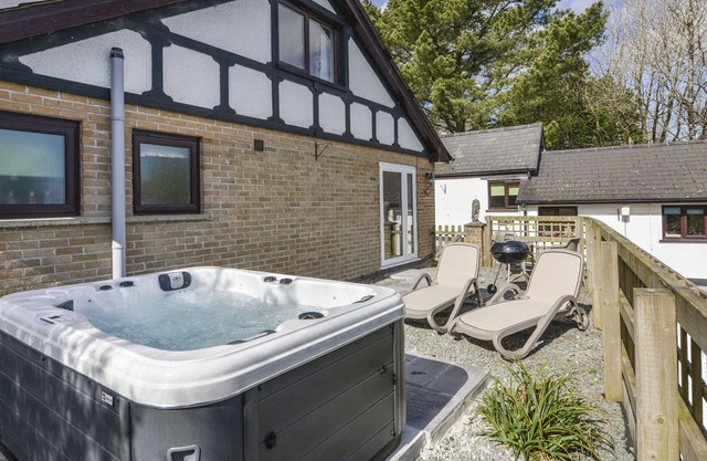 Cottage Halwill Junction 