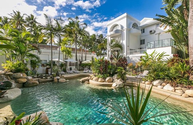 Belle Escapes - Beachfront 3 Bedroom Apartment Alamanda Resort '25'