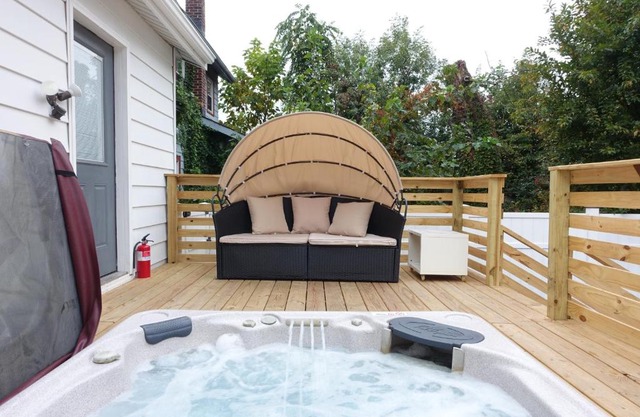 Best EWR Airport Apt-Hot Tub-Free Parking