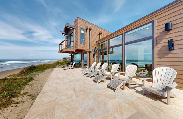 Monterey Bay 