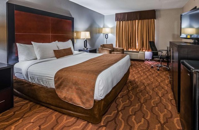 Best Western Commerce Inn