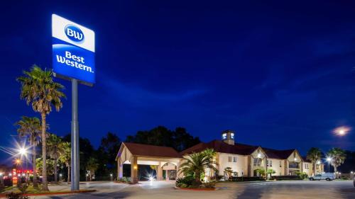Western Bayou Inn 