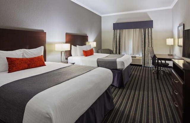 Best Western PLUS Austin Airport Inn & Suites