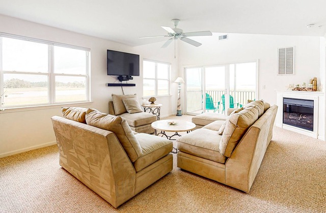 Bethany Bay 3rd floor condo w/ golf on-site, tennis court, and more!