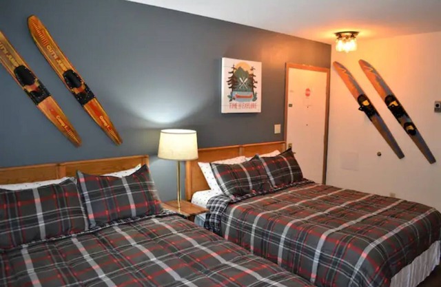 Birch Point Resort Condo #21 - Nelson Lake, Hayward