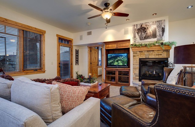 BL6102 | Unforgettable Mtn Getaway | 4 Pools | Walk to Mountain | Winter Shuttle