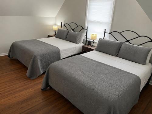 Clay Corner Inn 