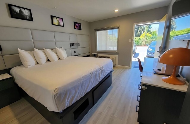 Blast At California Great America Amusement Park Breakfast 