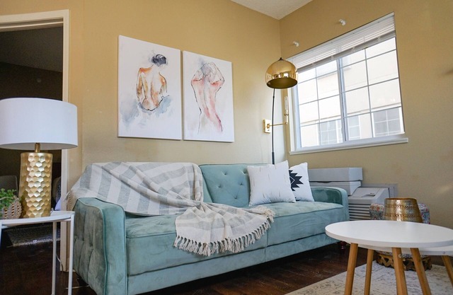 ★Blissful 1BD/1BA + Gym - Downtown Wichita★