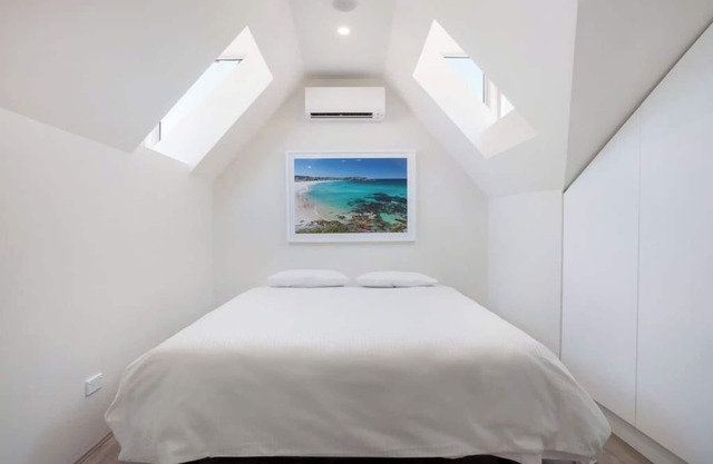 BONDI BEACH STUDIOS VI